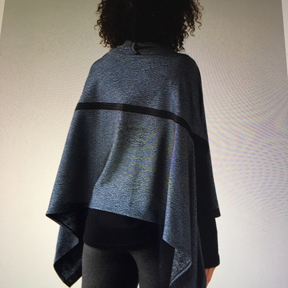 LULULEMON NWT AUTHENTIC VINYASA BLUE & BLACK COZY SOFT VERSATILE WRAP - Picture 3 of 16